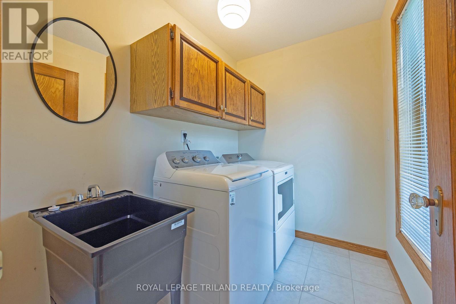 22164 Dundonald Road, Southwest Middlesex, Ontario  N0L 1M0 - Photo 21 - X11889671