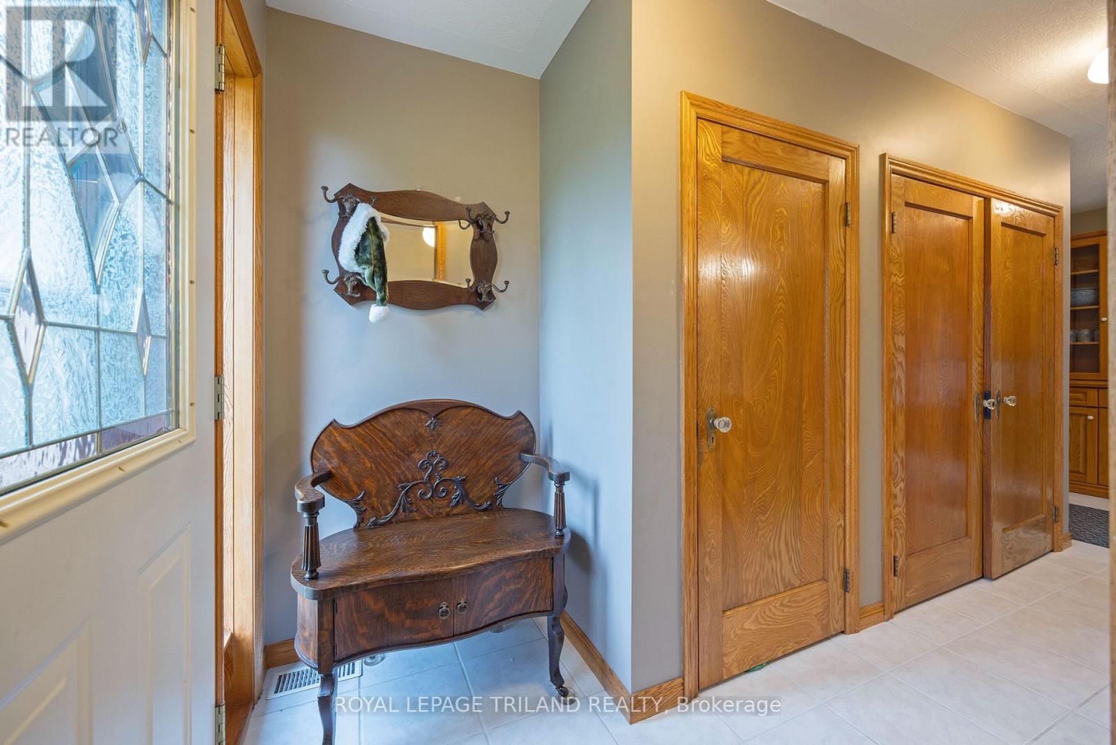 22164 Dundonald Road, Southwest Middlesex, Ontario  N0L 1M0 - Photo 22 - X11889671