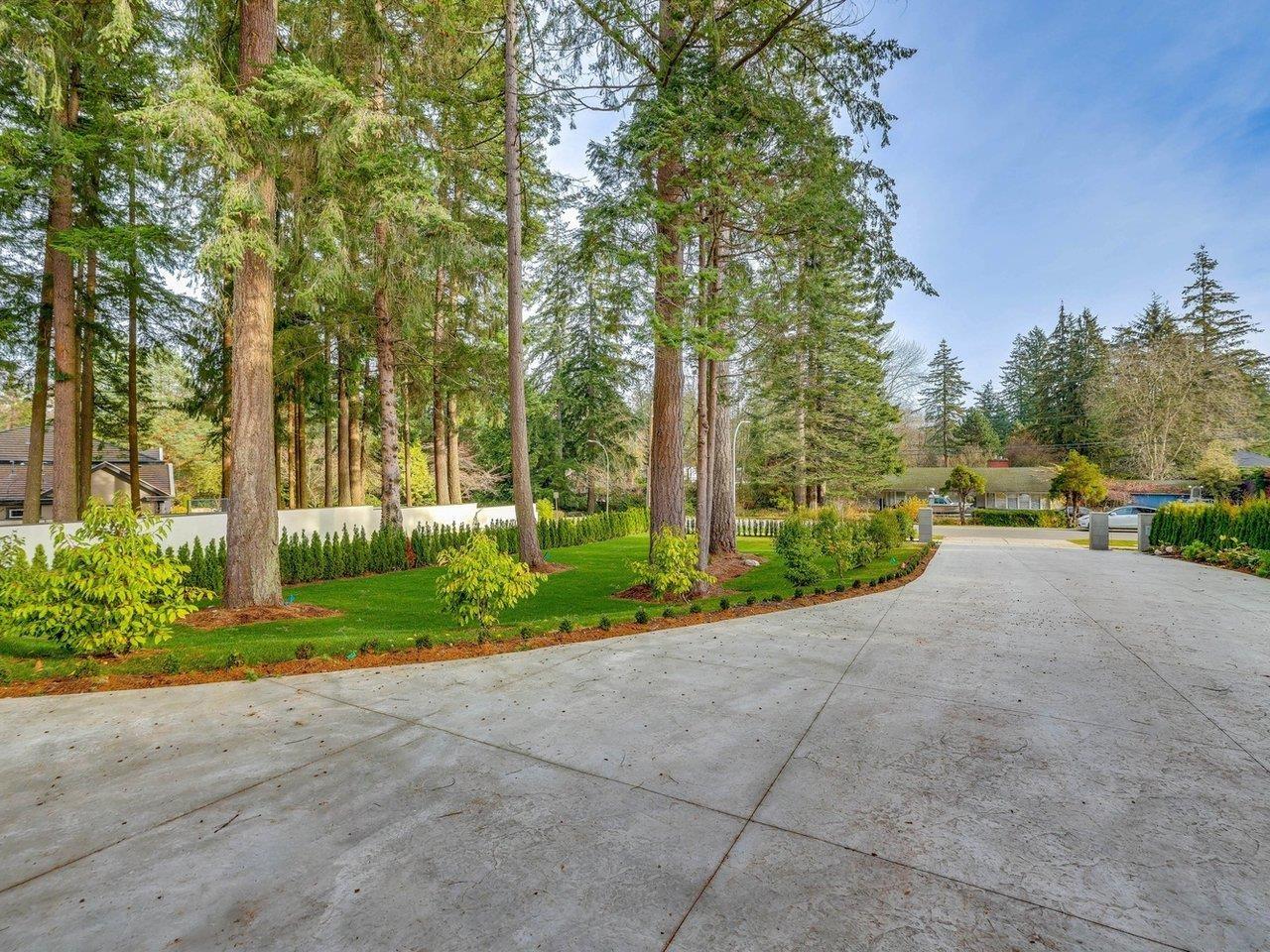 Property at 2589 141 STREET image 3