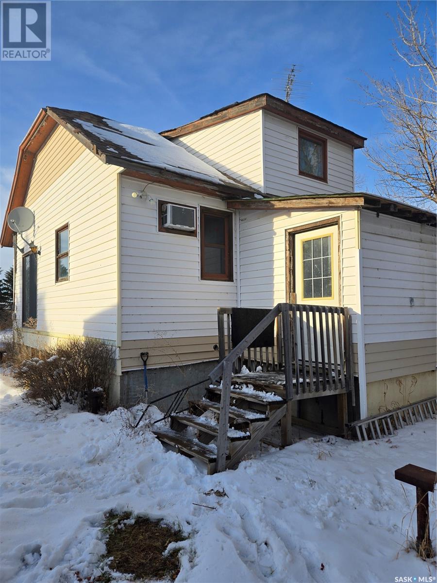 401 8th Street, Glen Ewen, Saskatchewan  S0C 1C0 - Photo 3 - SK990435