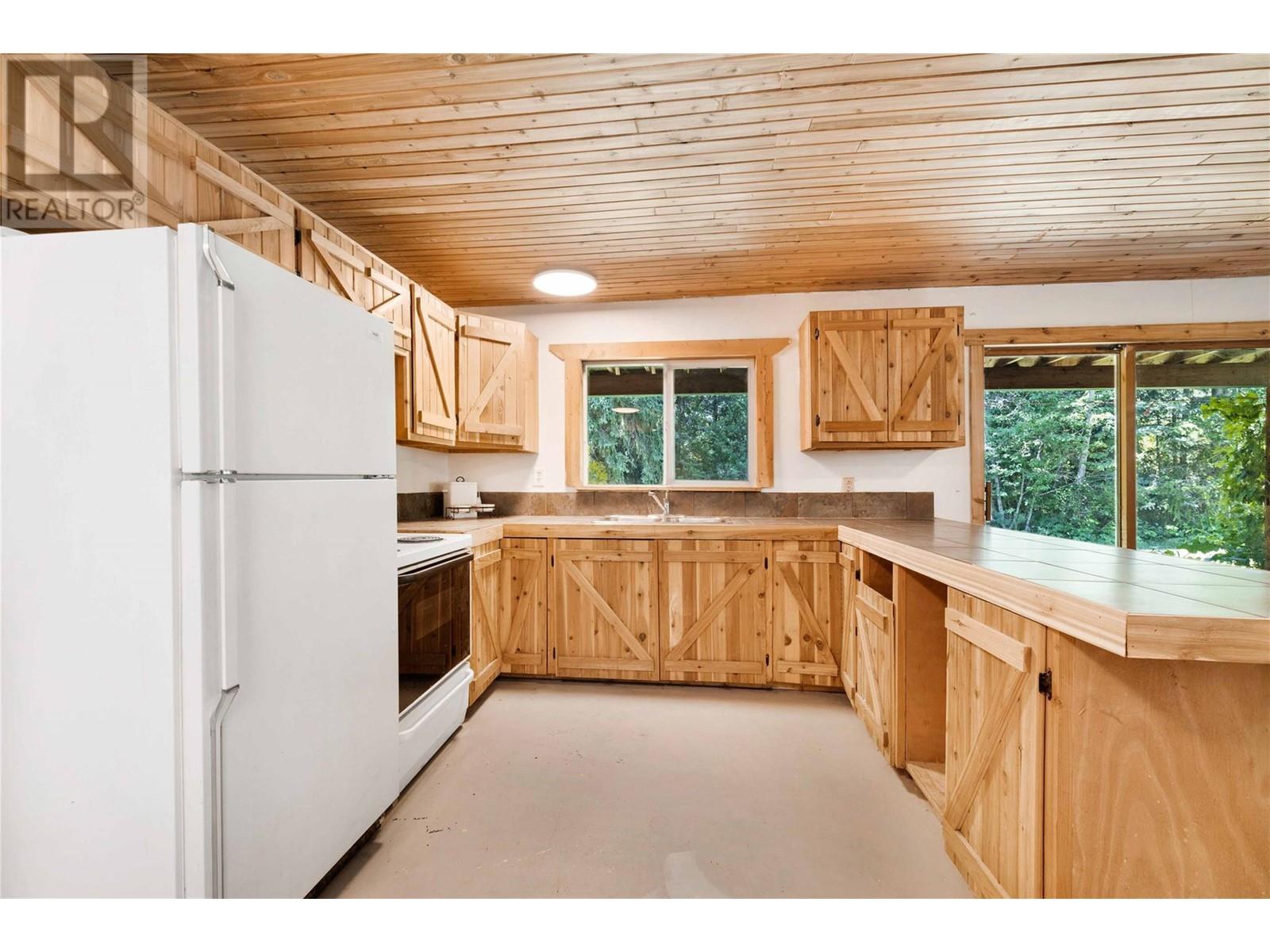 8240 Loakin Bear Creek Road, Chase, British Columbia  V0E 1M2 - Photo 22 - 10327882