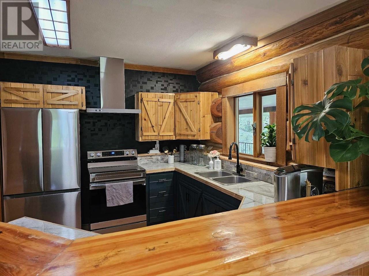 8240 Loakin Bear Creek Road, Chase, British Columbia  V0E 1M2 - Photo 4 - 10327882