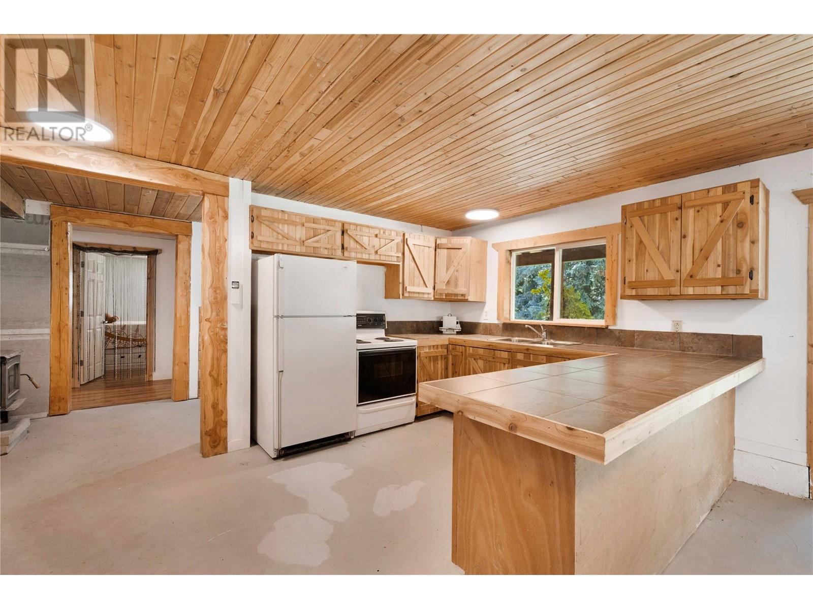 8240 Loakin Bear Creek Road, Chase, British Columbia  V0E 1M2 - Photo 21 - 10327882