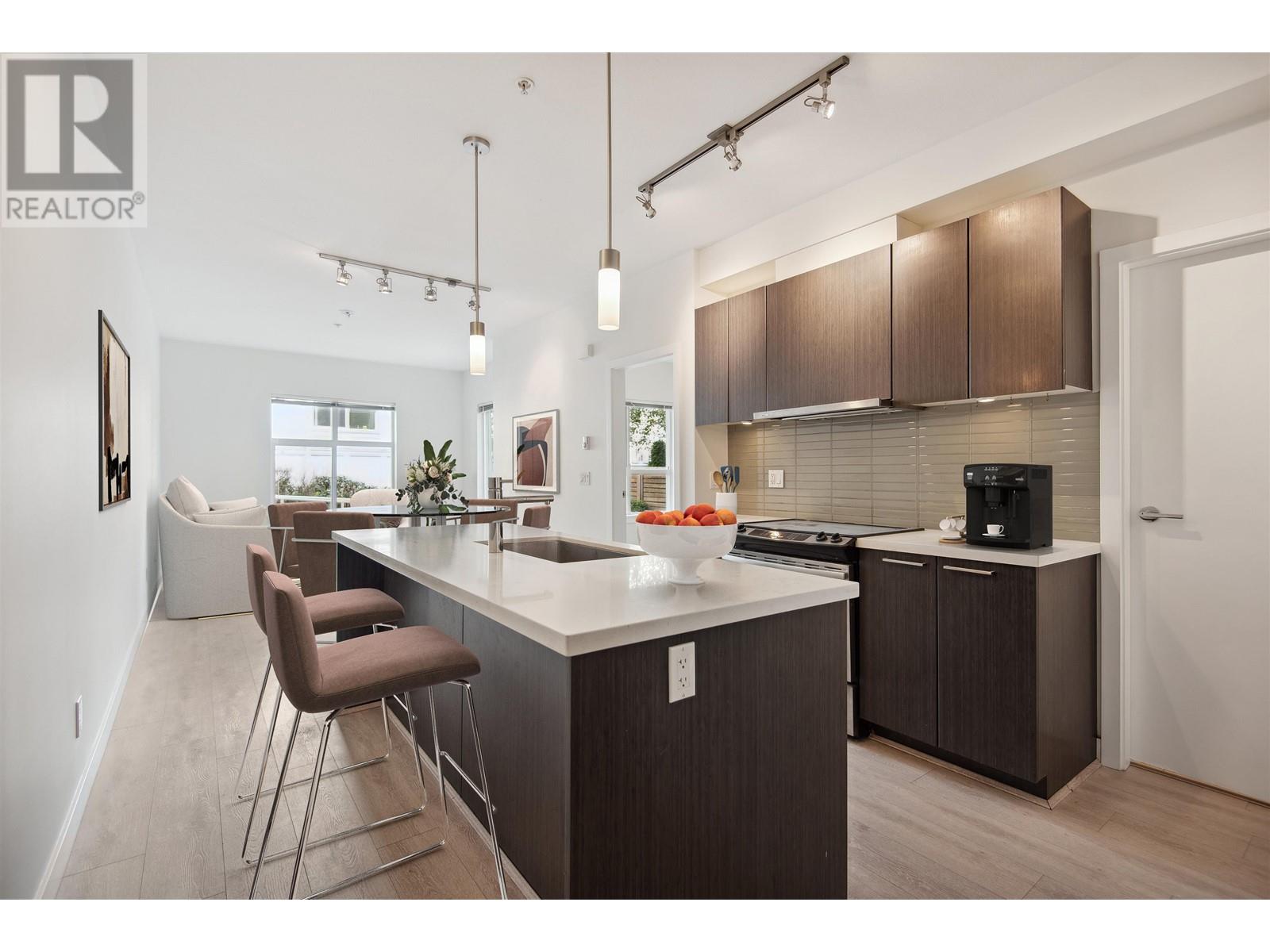 321 618 Langside Avenue, Coquitlam, British Columbia  V3J 0B8 - Photo 1 - R2950082
