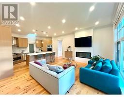 4379 ROSS CRESCENT, West Vancouver, British Columbia