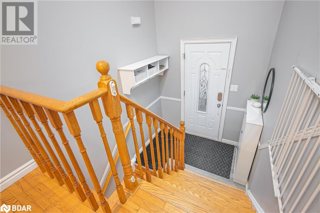 65 Sandy Lane, Angus, Ontario  L0M 1B3 - Photo 2 - 40684468