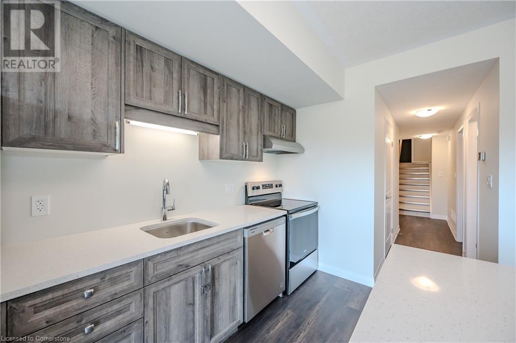 15 Stauffer Woods Trail Unit# J39, Kitchener, Ontario  N2P 2P4 - Photo 14 - 40652834