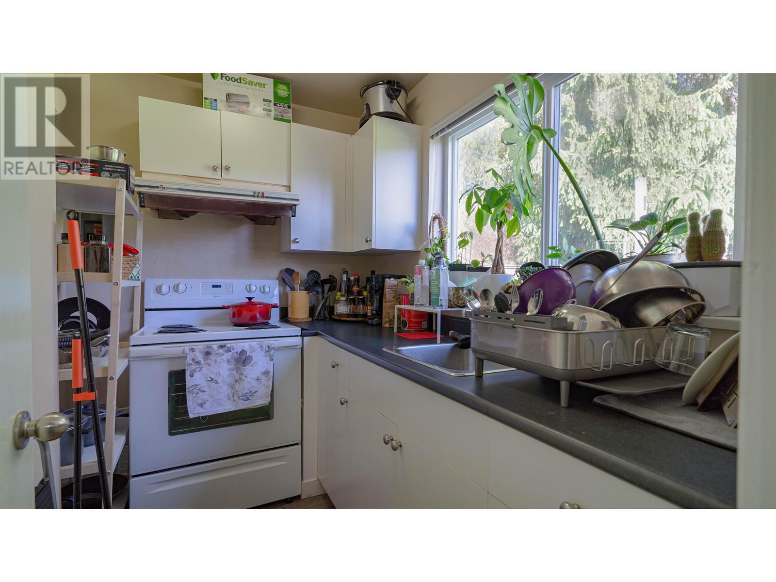 Listing Picture 12 of 16 : 3651 SABLE AVENUE, Richmond / 烈治文 - 魯藝地產 Yvonne Lu Group - MLS Medallion Club Member
