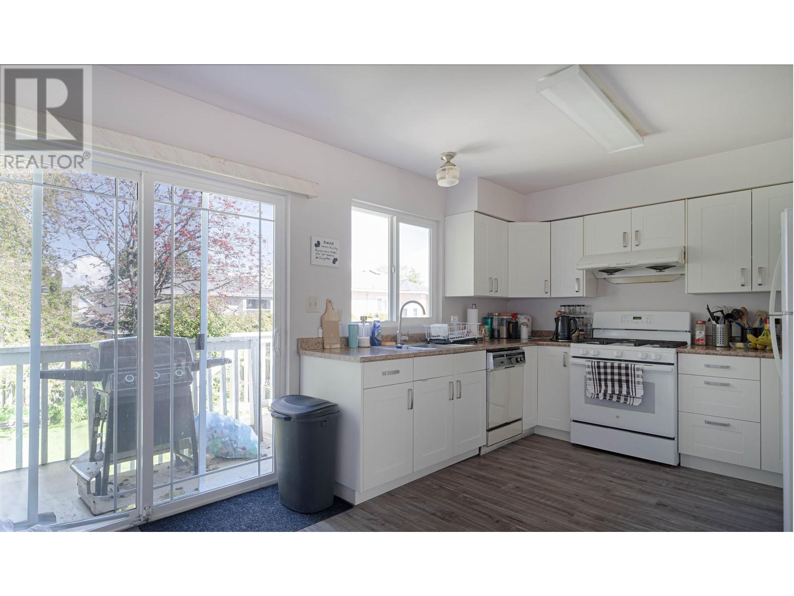 Listing Picture 4 of 16 : 3651 SABLE AVENUE, Richmond / 烈治文 - 魯藝地產 Yvonne Lu Group - MLS Medallion Club Member