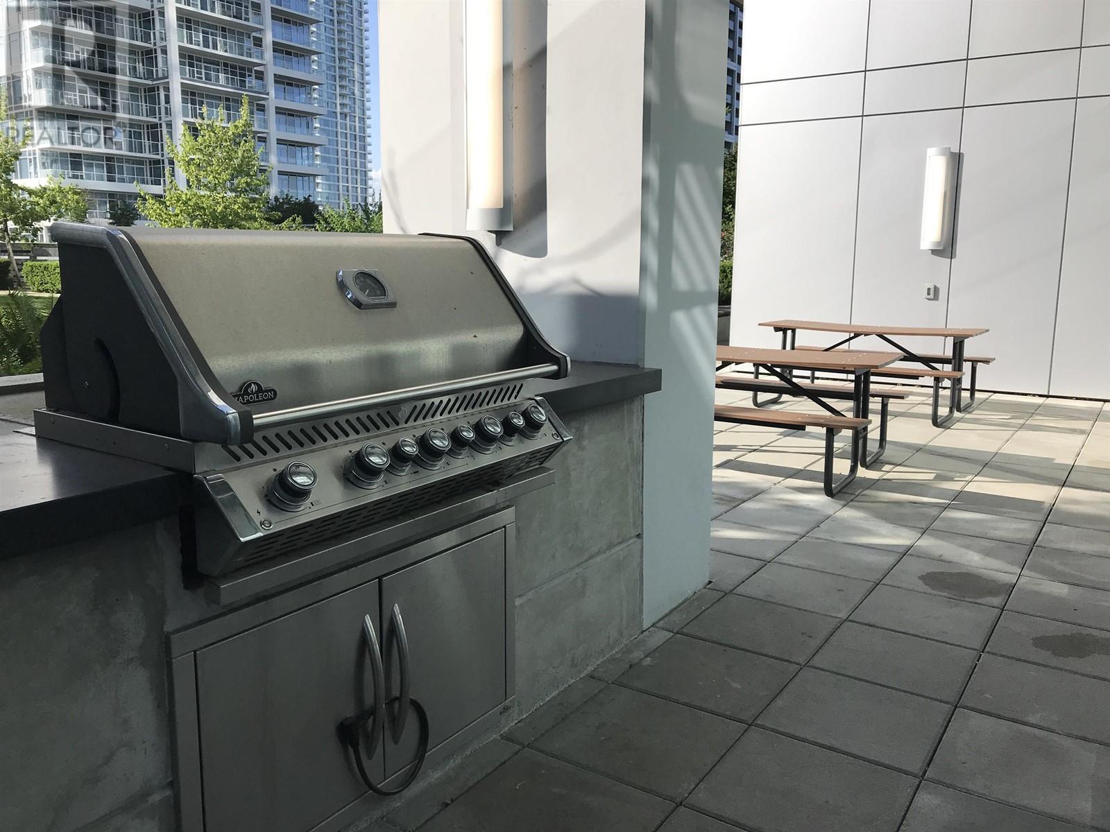 Listing Picture 18 of 20 : 2111 6098 STATION STREET, Burnaby / 本拿比 - 魯藝地產 Yvonne Lu Group - MLS Medallion Club Member