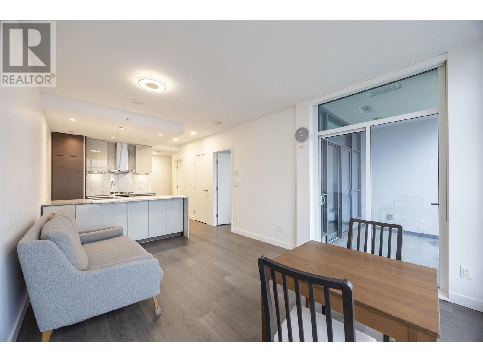 Listing Picture 8 of 20 : 2111 6098 STATION STREET, Burnaby / 本拿比 - 魯藝地產 Yvonne Lu Group - MLS Medallion Club Member