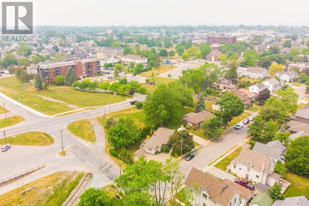 16 Ormond Street S, Thorold (Thorold Downtown), Ontario  L2V 1Y1 - Photo 4 - X8172154