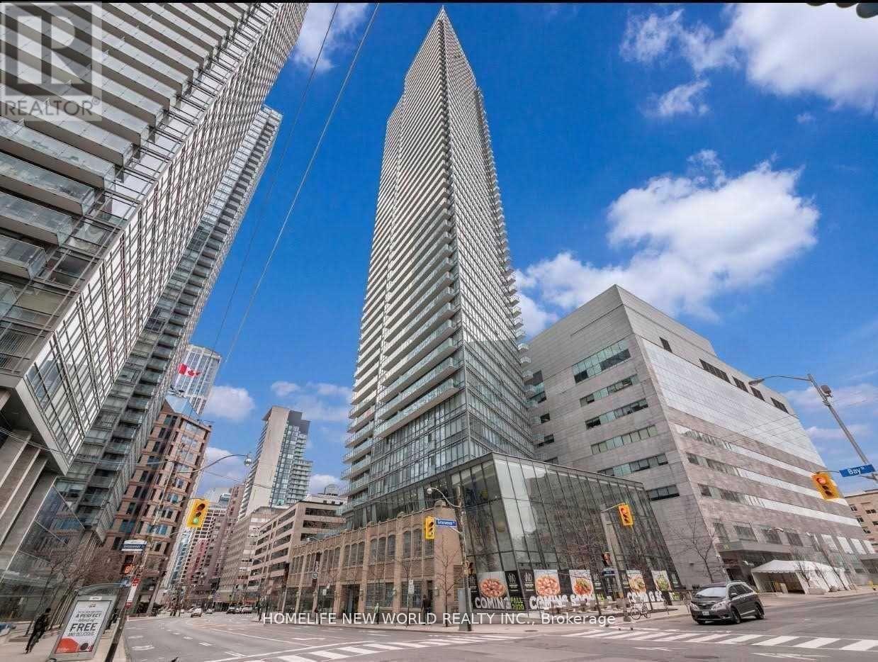 2704 - 832 BAY STREET, Toronto, Ontario