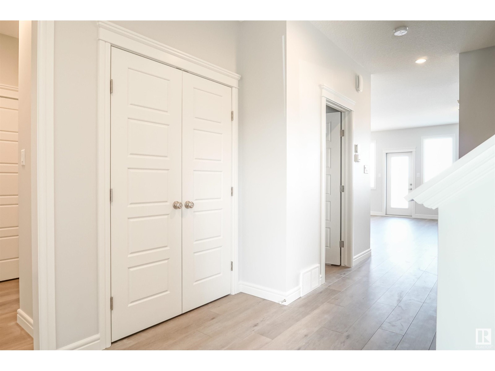 Property at 51 NETTLE CR image 4