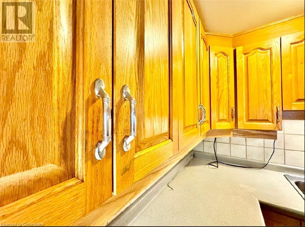 196 Traynor Avenue, Kitchener, Ontario  N2C 1W6 - Photo 5 - 40678625