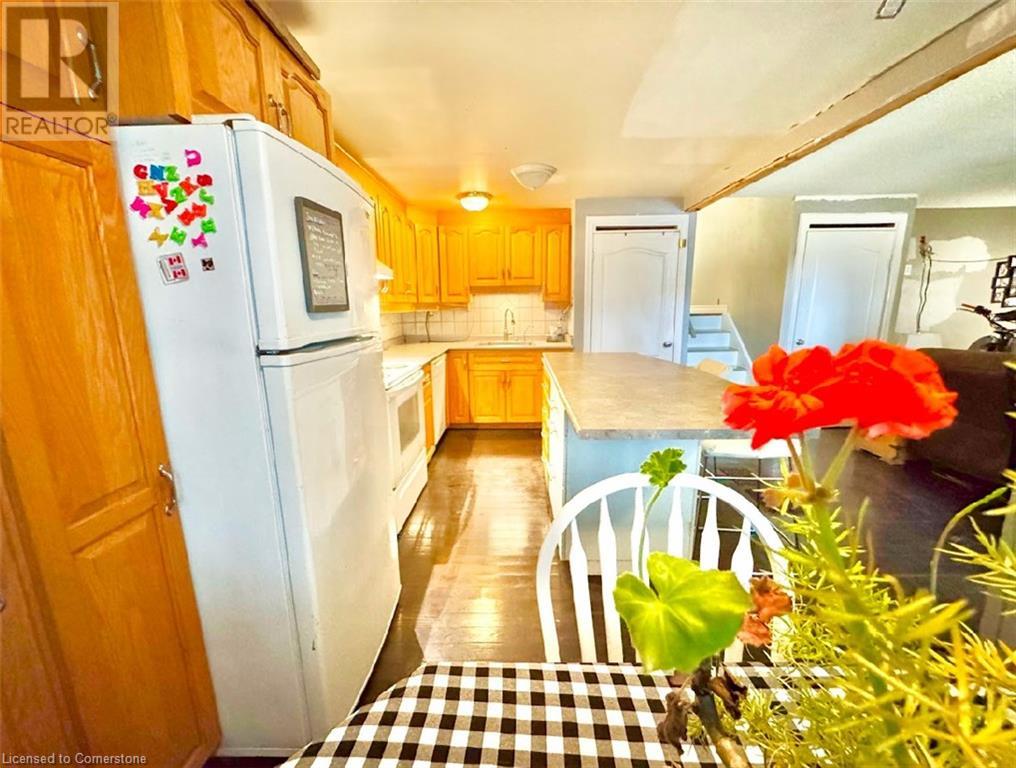 196 Traynor Avenue, Kitchener, Ontario  N2C 1W6 - Photo 6 - 40678625