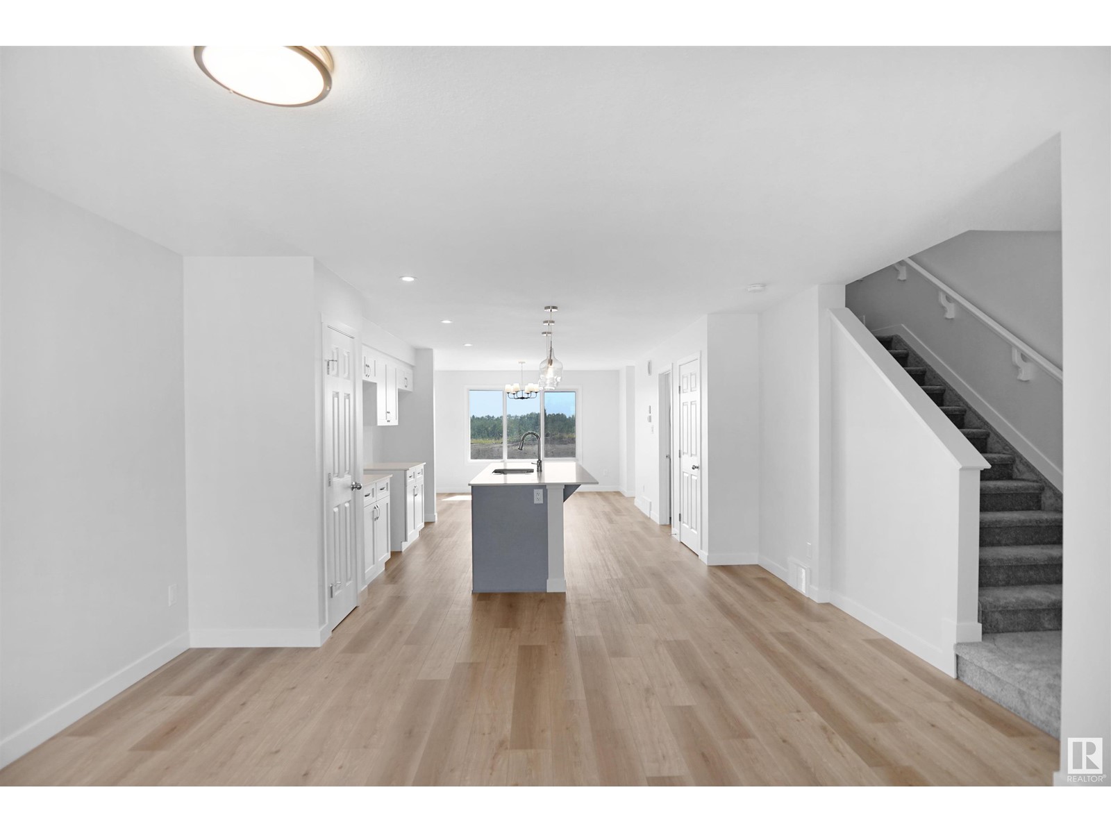 Property at 17358 6A ST NW image 4