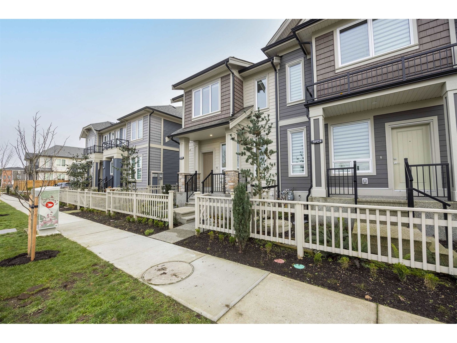 Property at 20526 78 AVENUE image 3