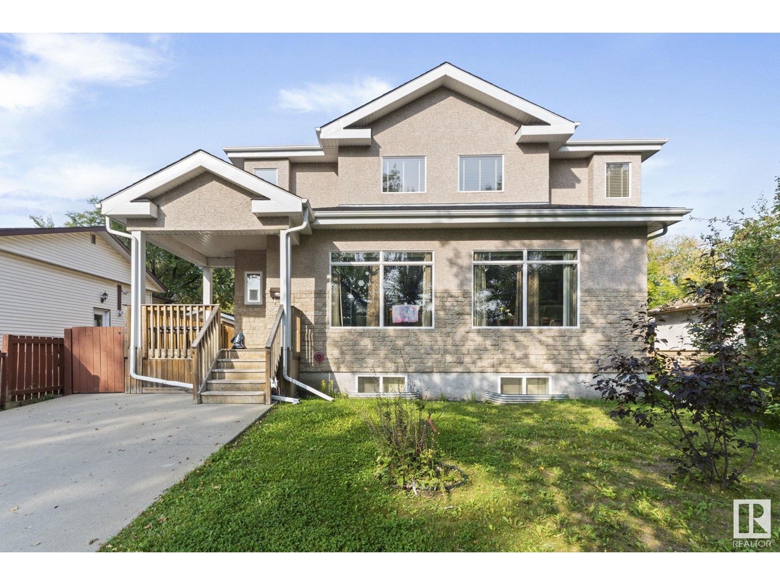 Property at 9512 154 ST NW image 1
