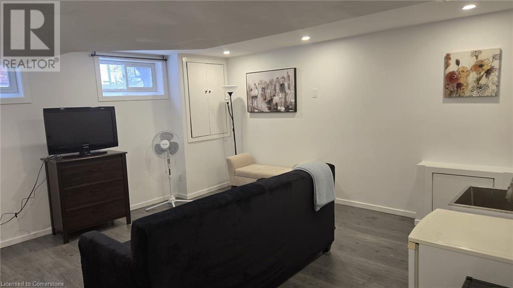 62 Sunnyhill Road Unit# Lower, Cambridge, Ontario  N3C 1J4 - Photo 3 - 40684874