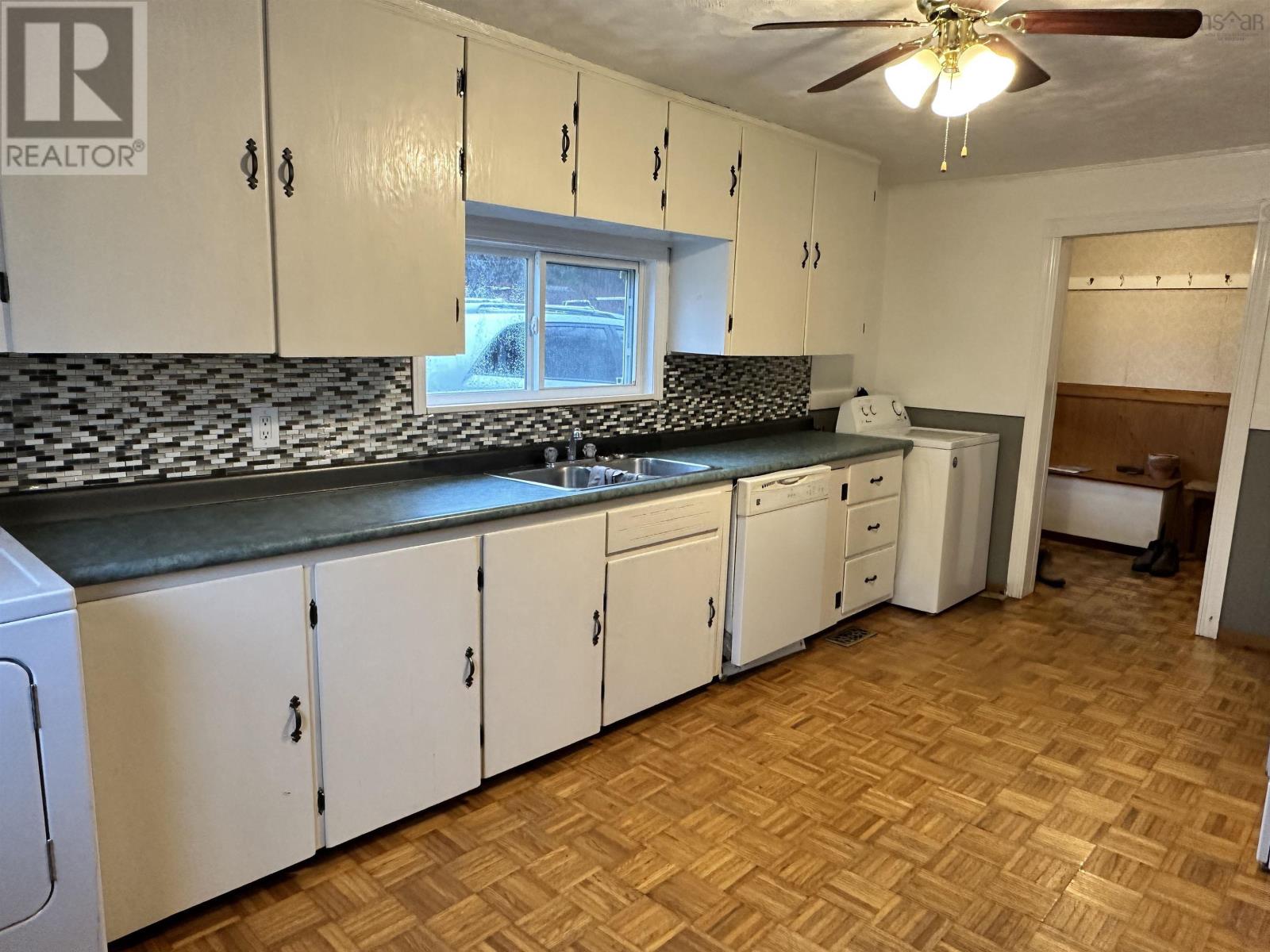 83 Glenwood Street, Milton, Nova Scotia  B0T 1P0 - Photo 10 - 202428173