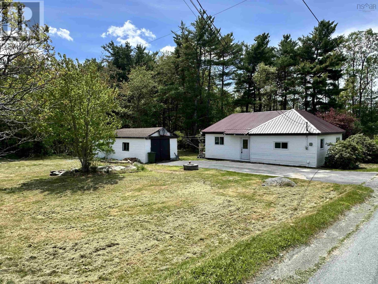 83 Glenwood Street, Milton, Nova Scotia  B0T 1P0 - Photo 2 - 202428173