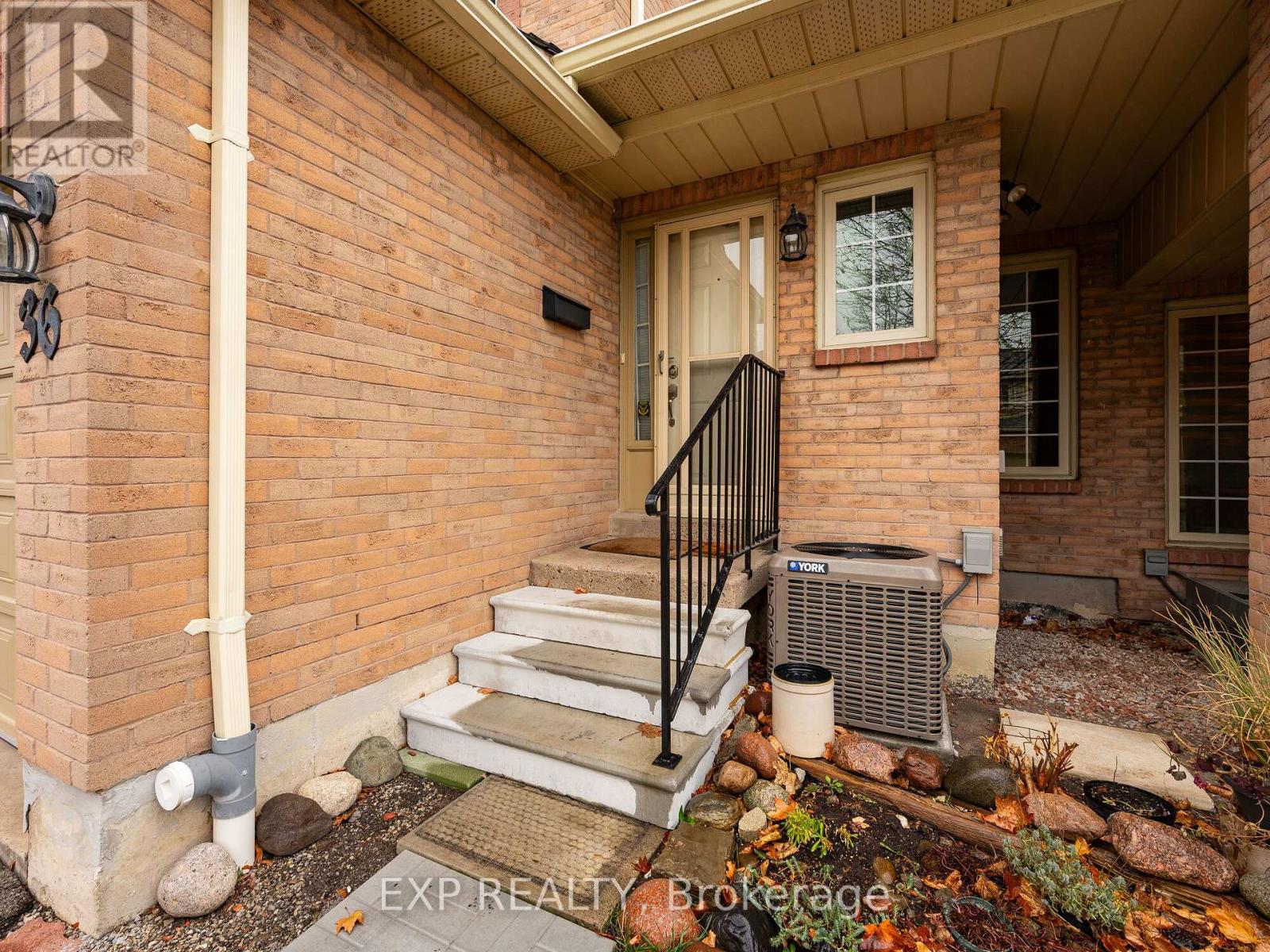 36 - 35 Ceremonial Drive, Mississauga, Ontario  L5R 3G6 - Photo 3 - W11890173