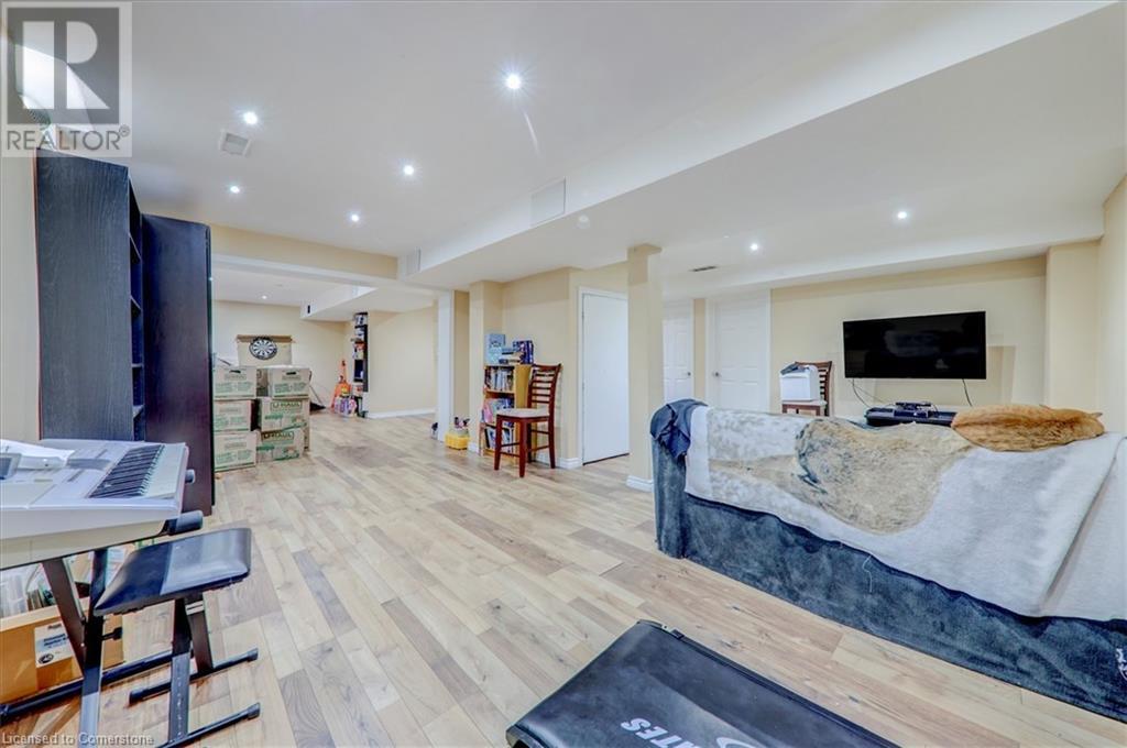 31 Vega Crescent, Hamilton, Ontario  L8E 4S6 - Photo 32 - 40684885