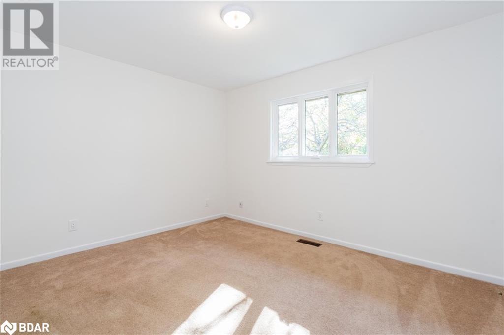 431 Innisfil Street, Barrie, Ontario  L4N 3H1 - Photo 13 - 40679208