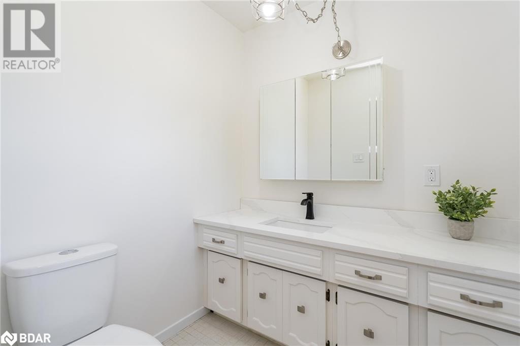 431 Innisfil Street, Barrie, Ontario  L4N 3H1 - Photo 12 - 40679208