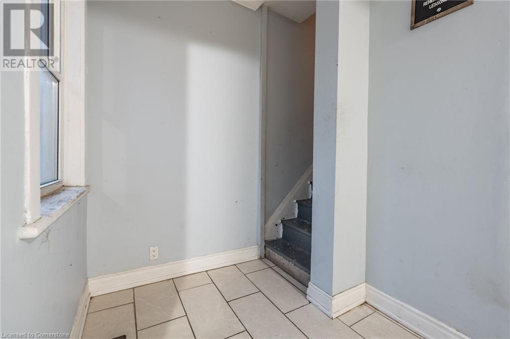 148 Leinster Avenue N, Hamilton, Ontario  L8L 6X9 - Photo 10 - 40684899