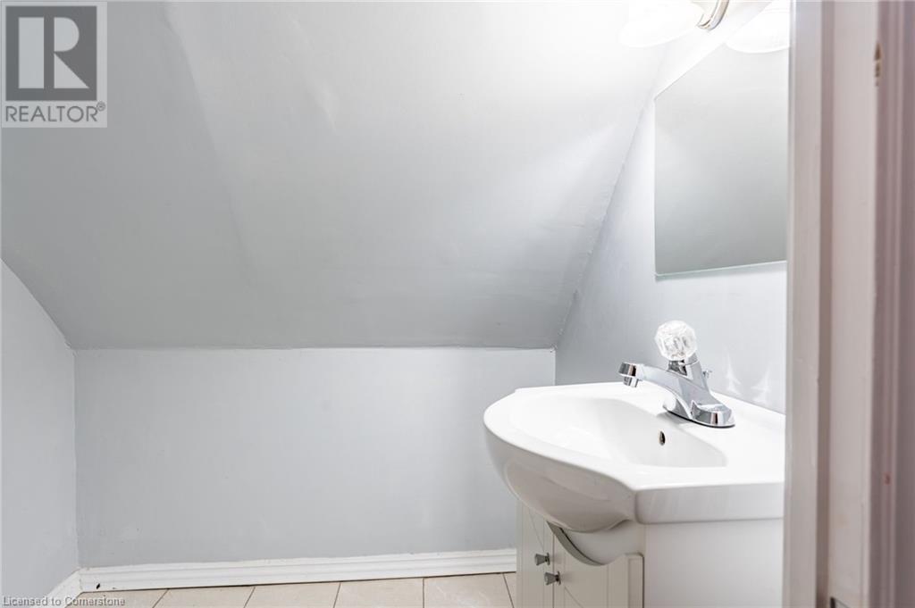 148 Leinster Avenue N, Hamilton, Ontario  L8L 6X9 - Photo 14 - 40684899