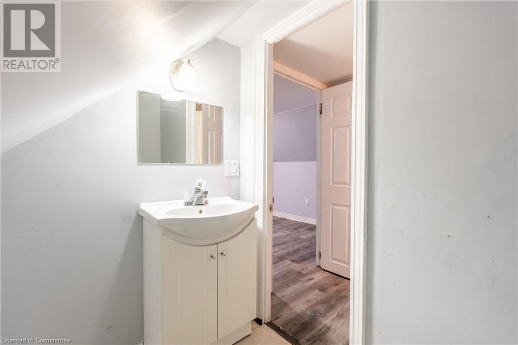 148 Leinster Avenue N, Hamilton, Ontario  L8L 6X9 - Photo 15 - 40684899