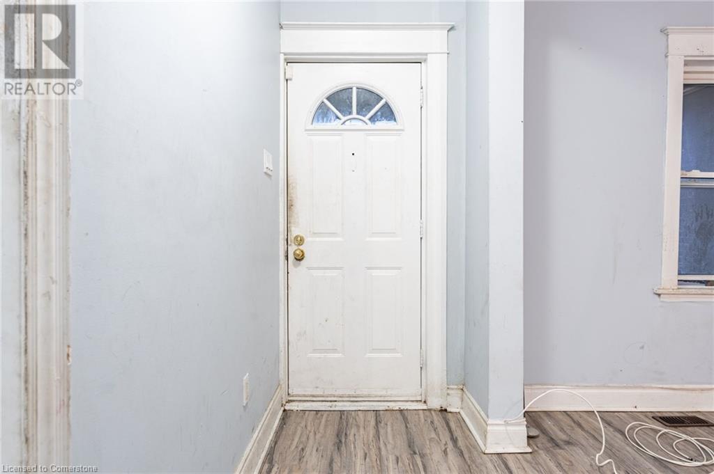 148 Leinster Avenue N, Hamilton, Ontario  L8L 6X9 - Photo 3 - 40684899