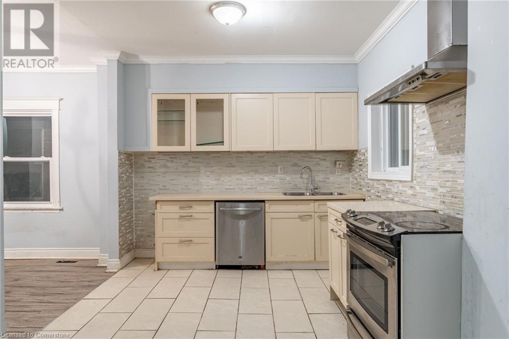 148 Leinster Avenue N, Hamilton, Ontario  L8L 6X9 - Photo 6 - 40684899