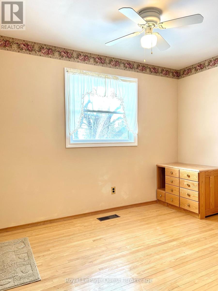 5 Edith Drive, Oro-Medonte, Ontario  L3V 0R3 - Photo 15 - S11890282