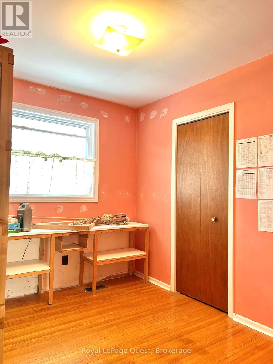 5 Edith Drive, Oro-Medonte, Ontario  L3V 0R3 - Photo 16 - S11890282