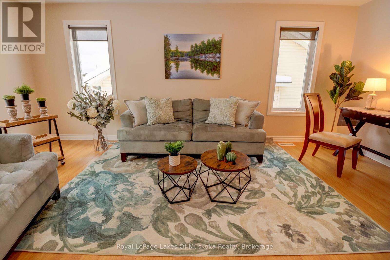 19 Cairns Crescent, Huntsville, Ontario  P1H 1Y3 - Photo 2 - X11890264