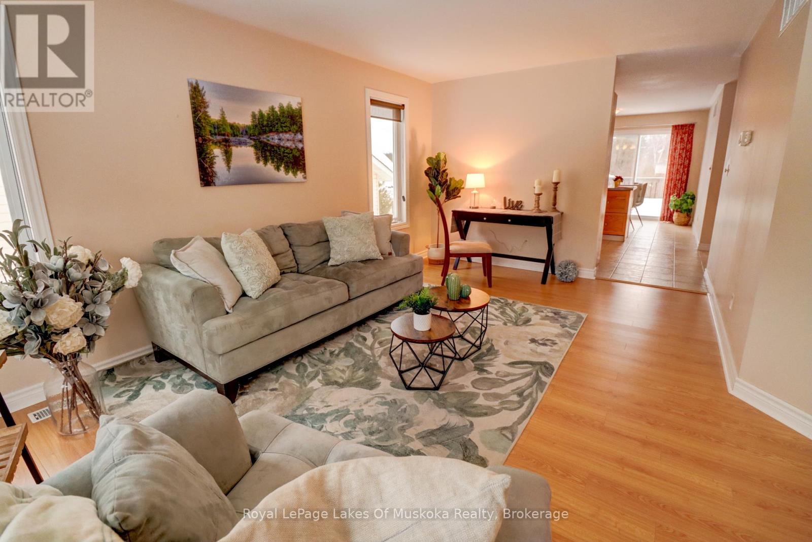 19 Cairns Crescent, Huntsville, Ontario  P1H 1Y3 - Photo 3 - X11890264