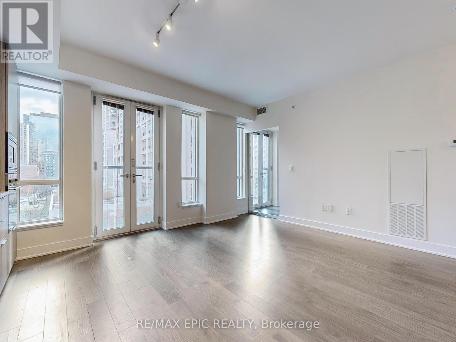 409 - 955 Bay Street, Toronto, Ontario  M5S 2A2 - Photo 4 - C11890266