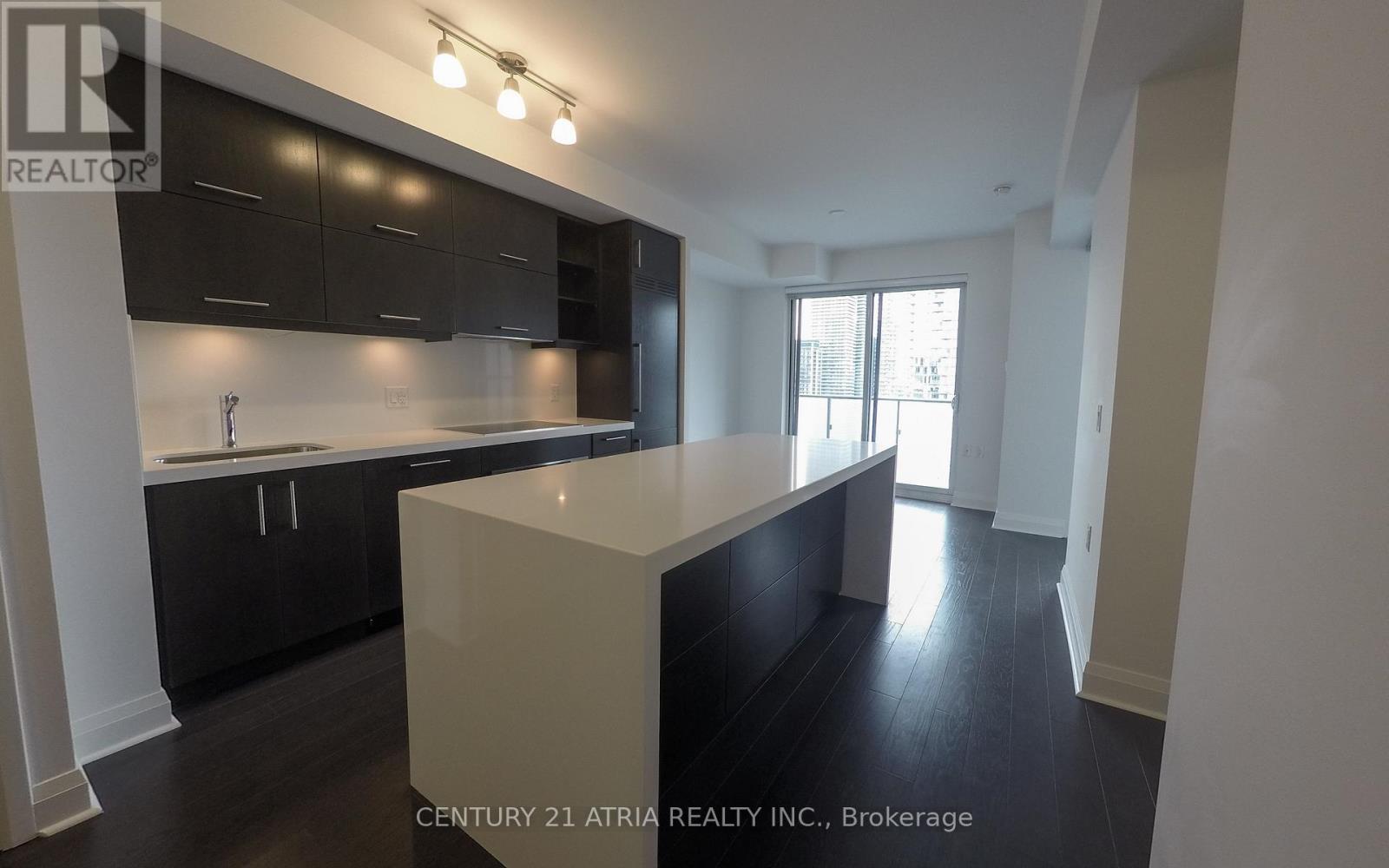 2511 - 1080 Bay Street, Toronto, Ontario  M5S 0A6 - Photo 2 - C11890320