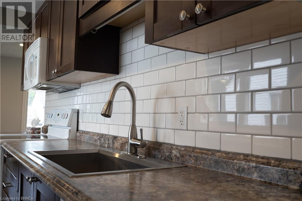 148 Wilkes Street, Brantford, Ontario  N3T 4W3 - Photo 5 - 40684889