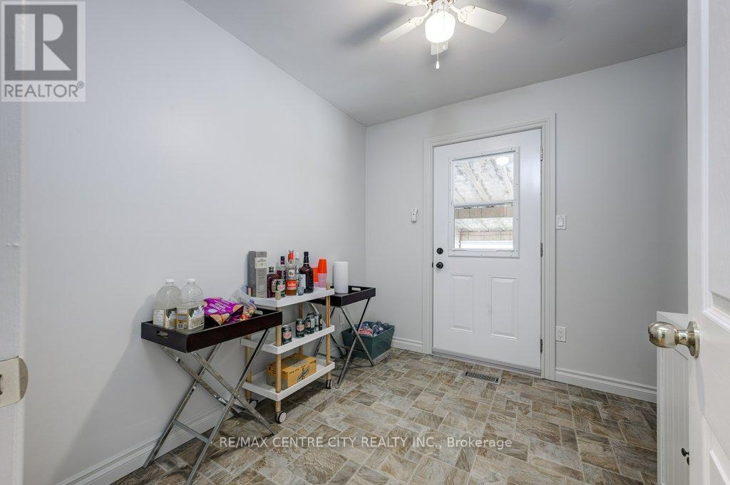 732 Salter Avenue, Woodstock (Woodstock - South), Ontario  N4S 2P5 - Photo 16 - X11890494
