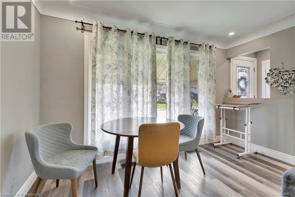 584 East 27th Street, Hamilton, Ontario  L8V 3H6 - Photo 10 - 40684918