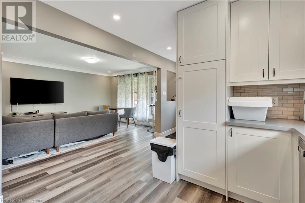 584 East 27th Street, Hamilton, Ontario  L8V 3H6 - Photo 11 - 40684918