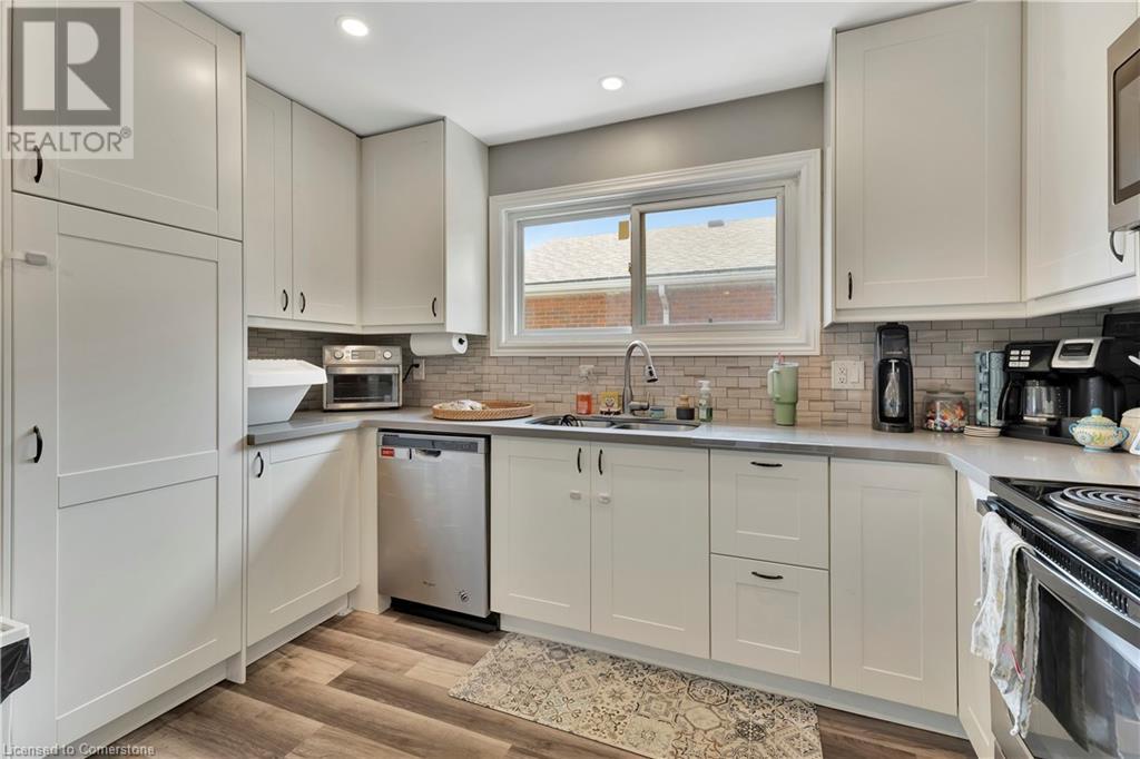 584 East 27th Street, Hamilton, Ontario  L8V 3H6 - Photo 12 - 40684918