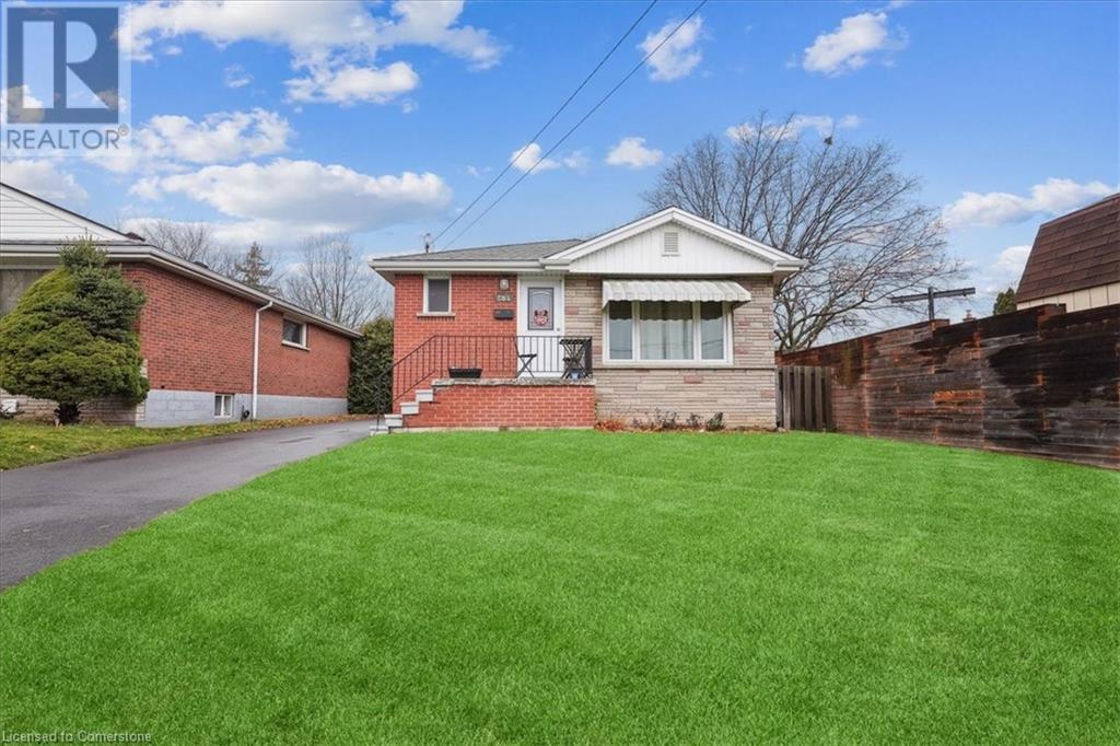 584 East 27th Street, Hamilton, Ontario  L8V 3H6 - Photo 3 - 40684918