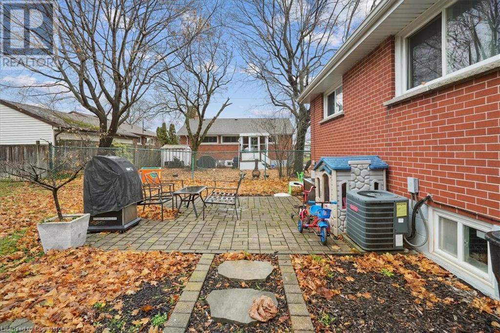 584 East 27th Street, Hamilton, Ontario  L8V 3H6 - Photo 49 - 40684918