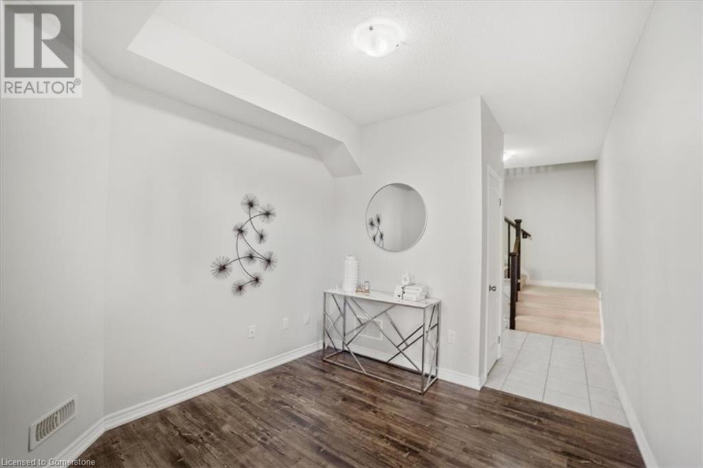 4122 Palermo Common, Burlington, Ontario  L7L 0G7 - Photo 4 - 40684972