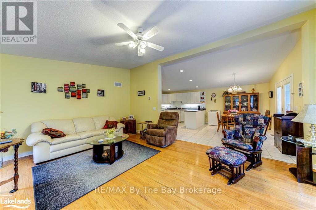 45 Pennsylvania Avenue, Wasaga Beach, Ontario  L9Z 3A8 - Photo 23 - S10437985